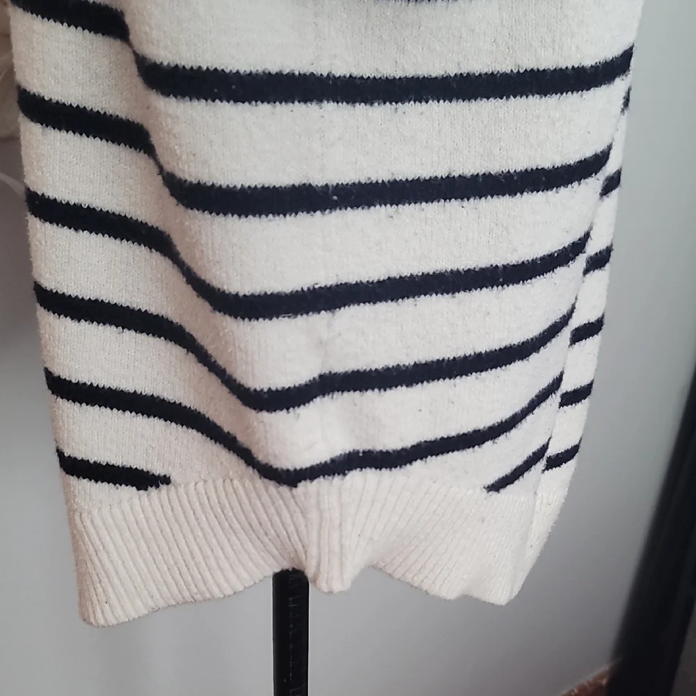 LOFT Black  and White Striped V-Neck Sweater - Picture 9 of 11